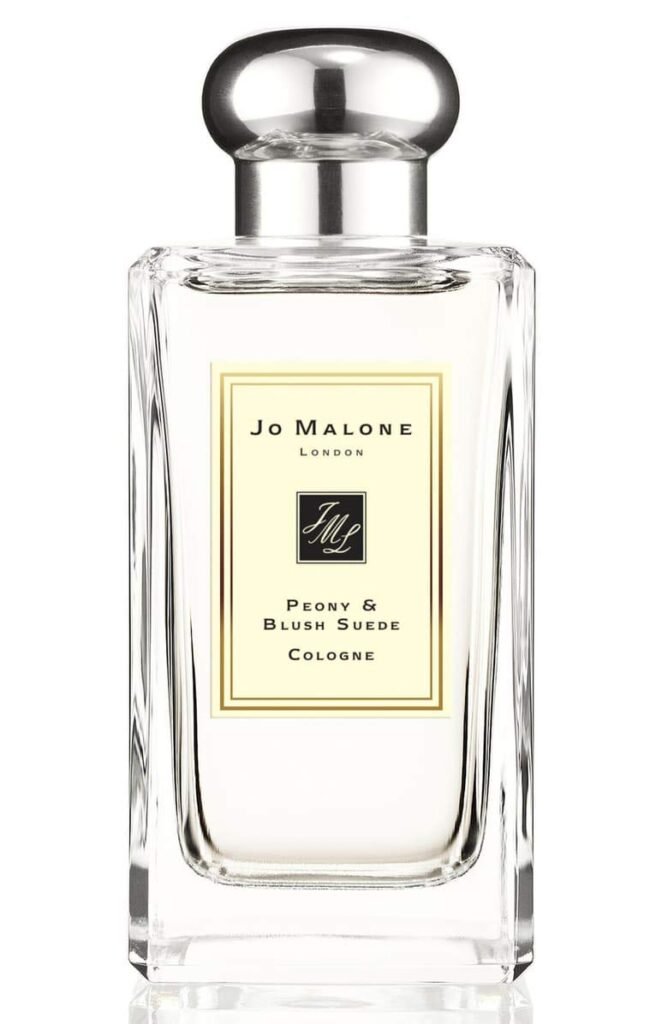Perfumes and Personal Care for Women on Valentine’s Day Gifts: The Ideal Gift to Fall in Love in 2025 5 Valentine's Day gifts